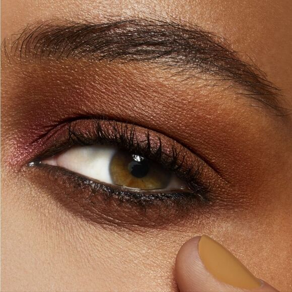 MAC Satin Finish Eyeshadow in Saddle- Golden Brown - Picture 5 of 15